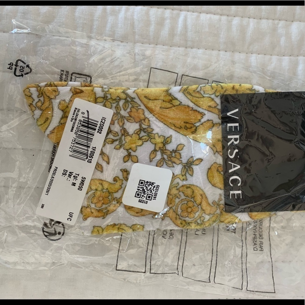 Versace Barocco Mosaic-Print Socks - Picture 4 of 9